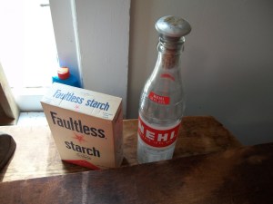 Sprinkler bottle for ironing and starch