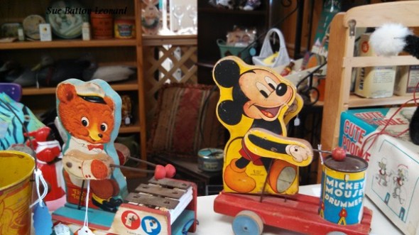 IMG_20150728_095935_388 antique toys autog