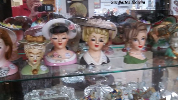 IMG_20150728_100632_832 ladies with hats autog